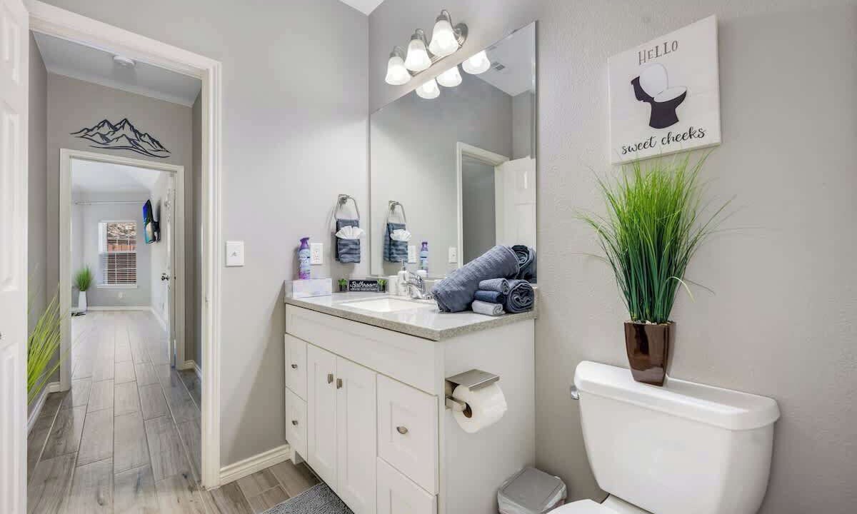 Photo of Bathroom in Allen