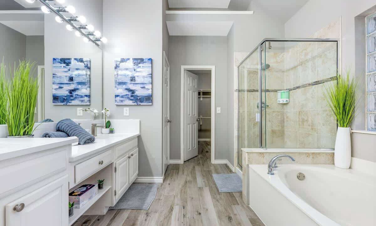 Photo of Bathroom in Allen