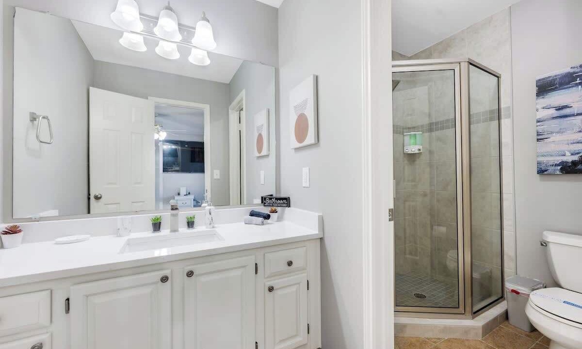 Photo of Bathroom in Allen