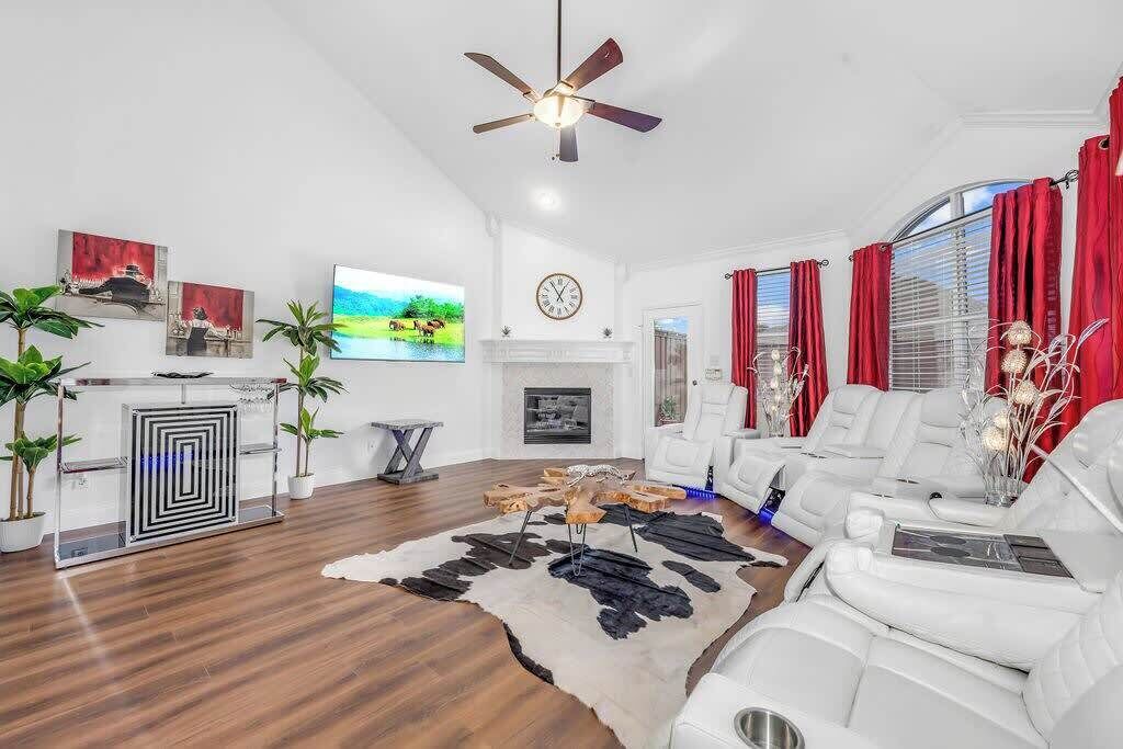 Photo of Livingroom in Allen