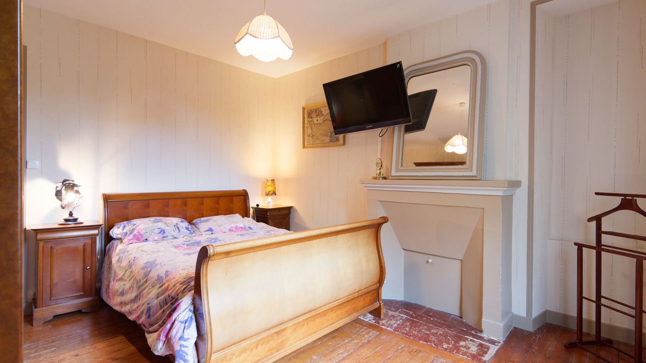 Photo of Bedroom in Castillon
