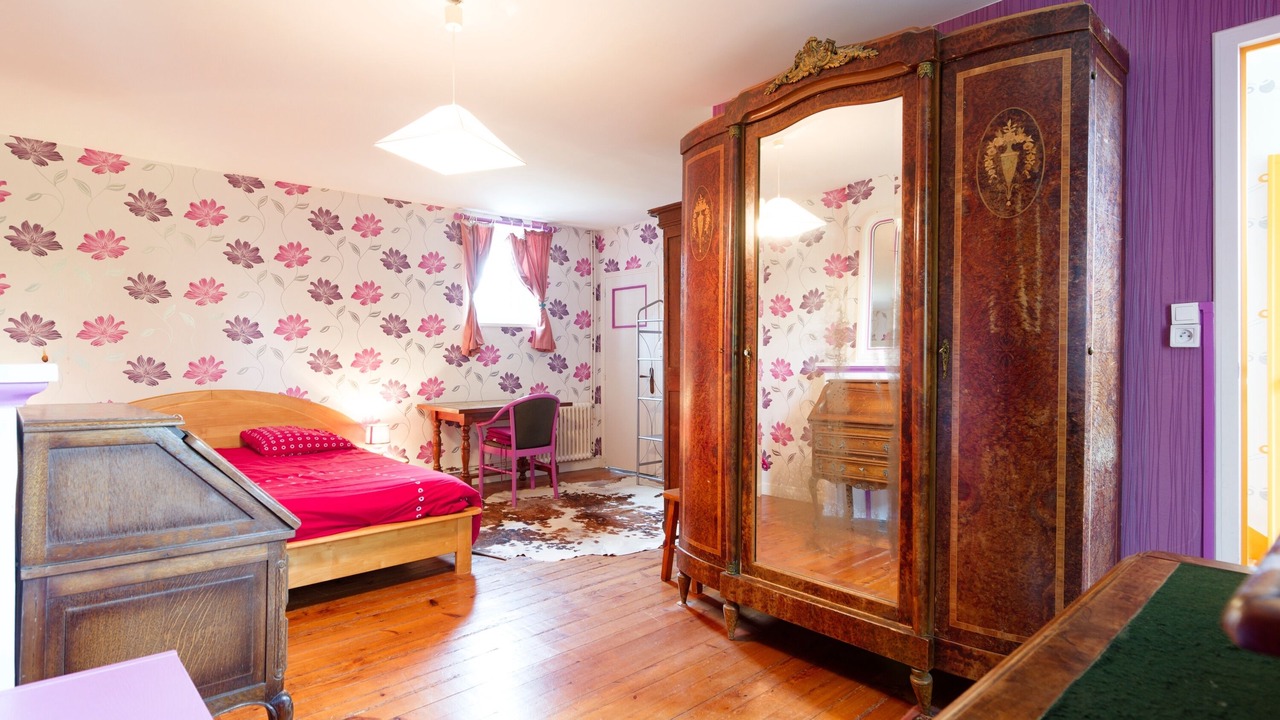 Photo of Bedroom in Castillon