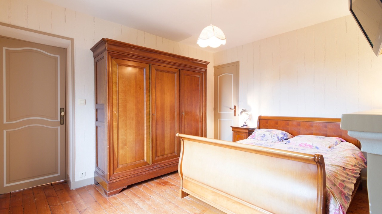 Photo of Bedroom in Castillon