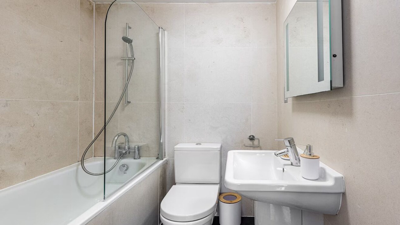 Photo of Bathroom in Latchmere