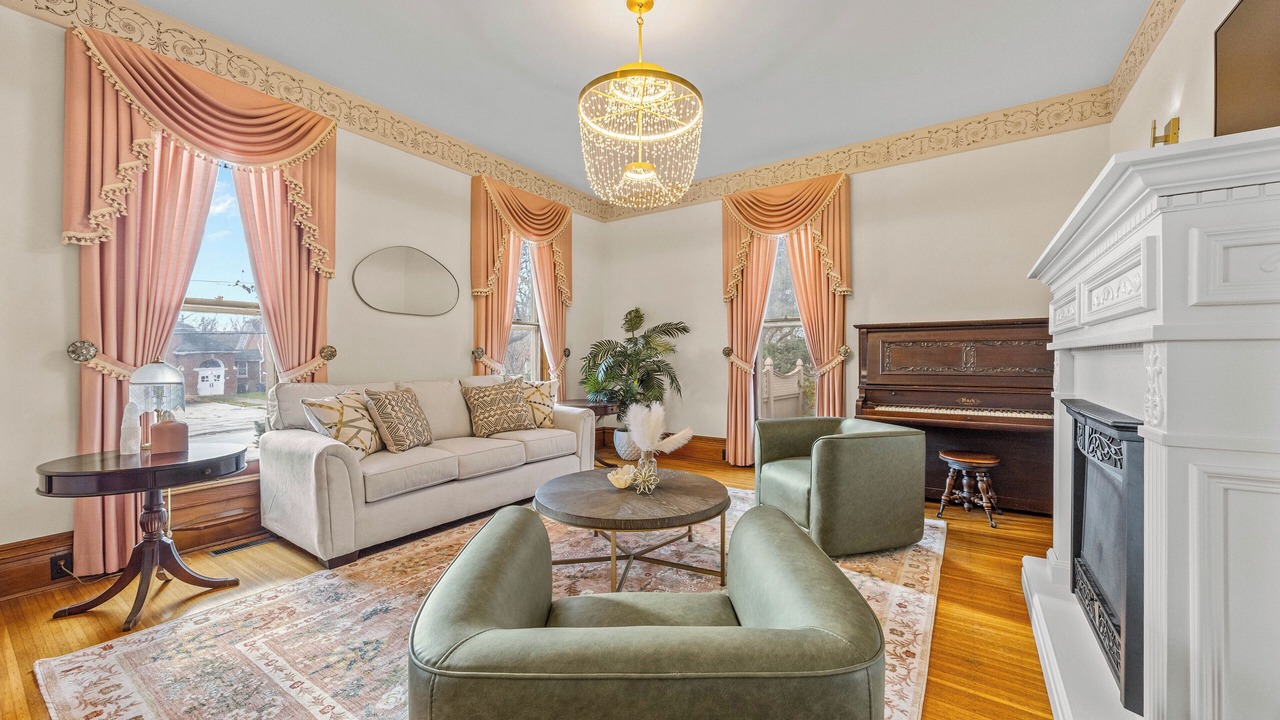 Photo of Livingroom in Victor