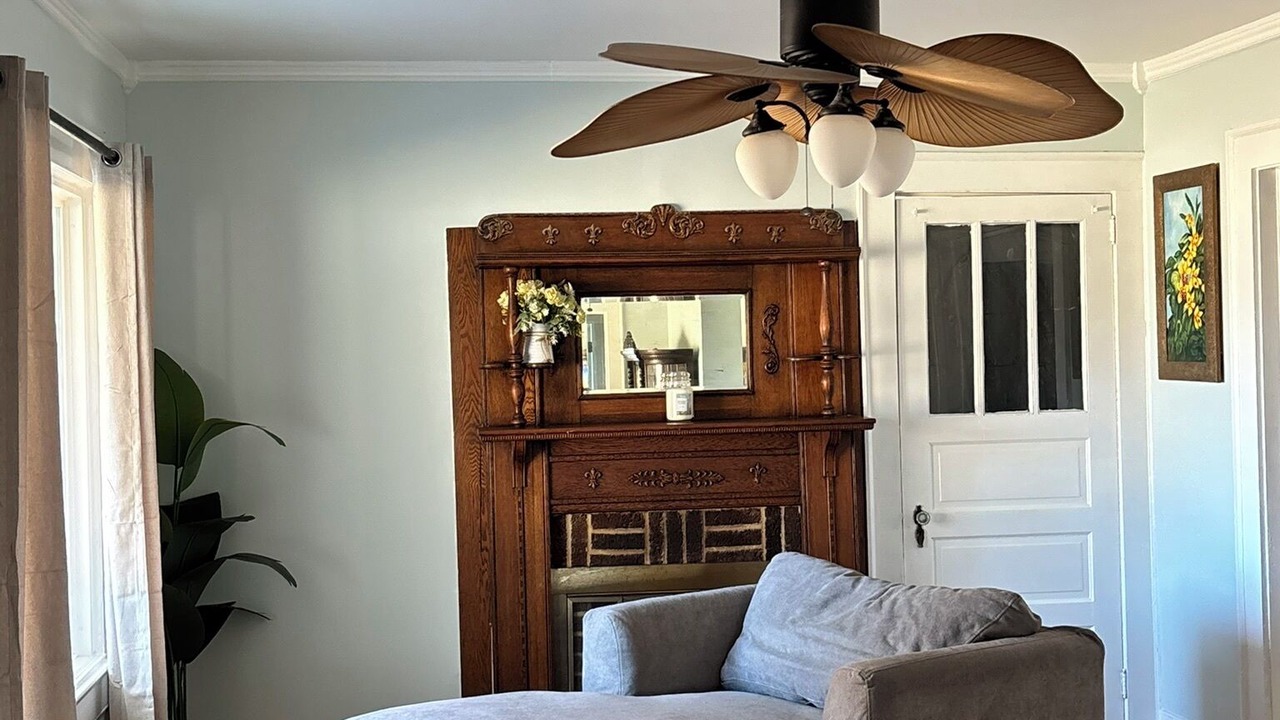 Photo of Livingroom in Roxboro
