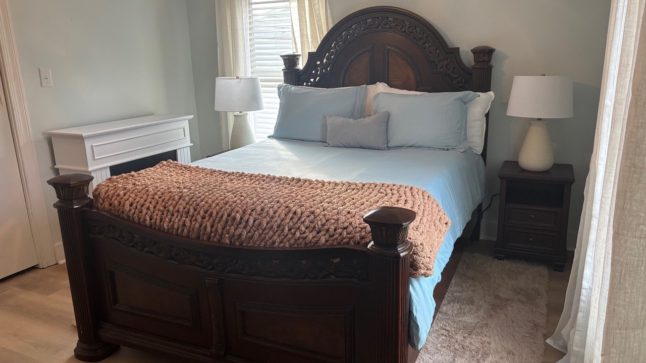 Photo of Bedroom in Roxboro
