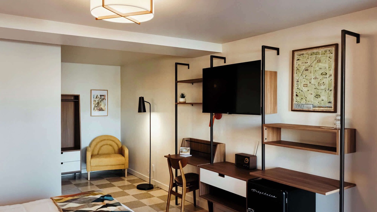 Photo of Bedroom in Hale