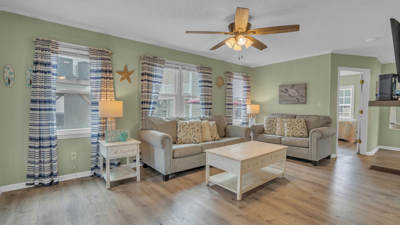 Photo of Livingroom in Surfside Beach