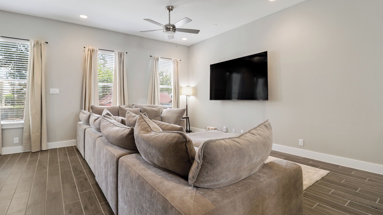 Photo of Livingroom in Near East Side