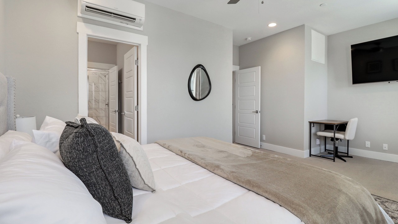 Photo of Bedroom in Near East Side