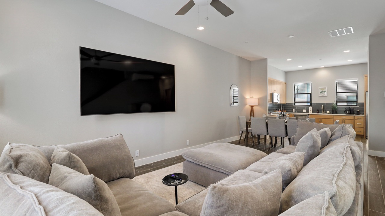 Photo of Livingroom in Near East Side