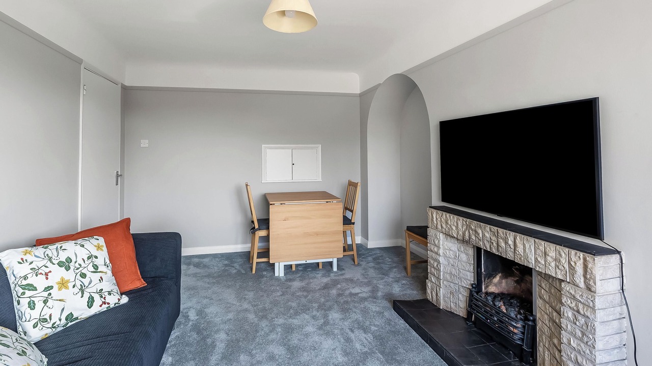 Photo of Livingroom in Leatherhead