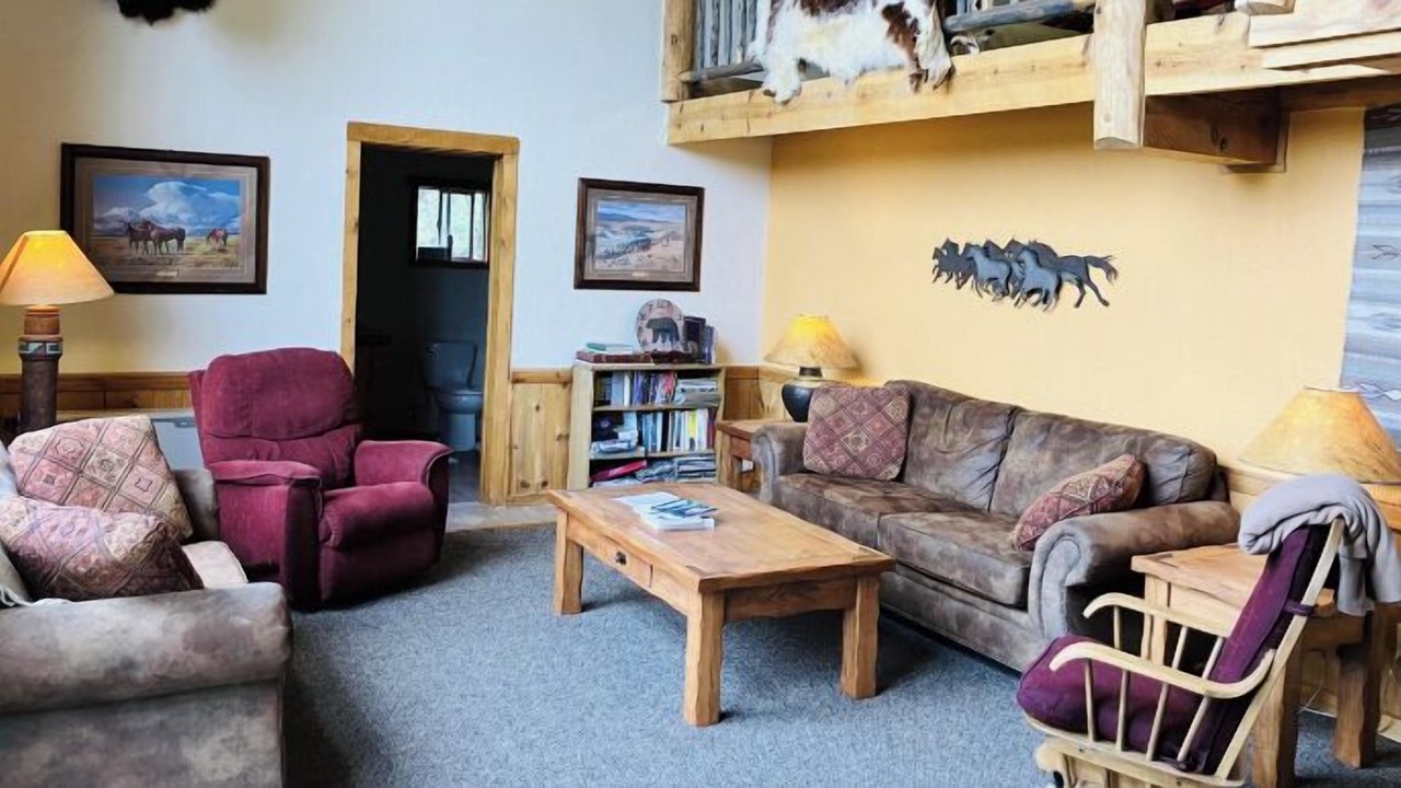 Photo of Livingroom in Wolf Creek