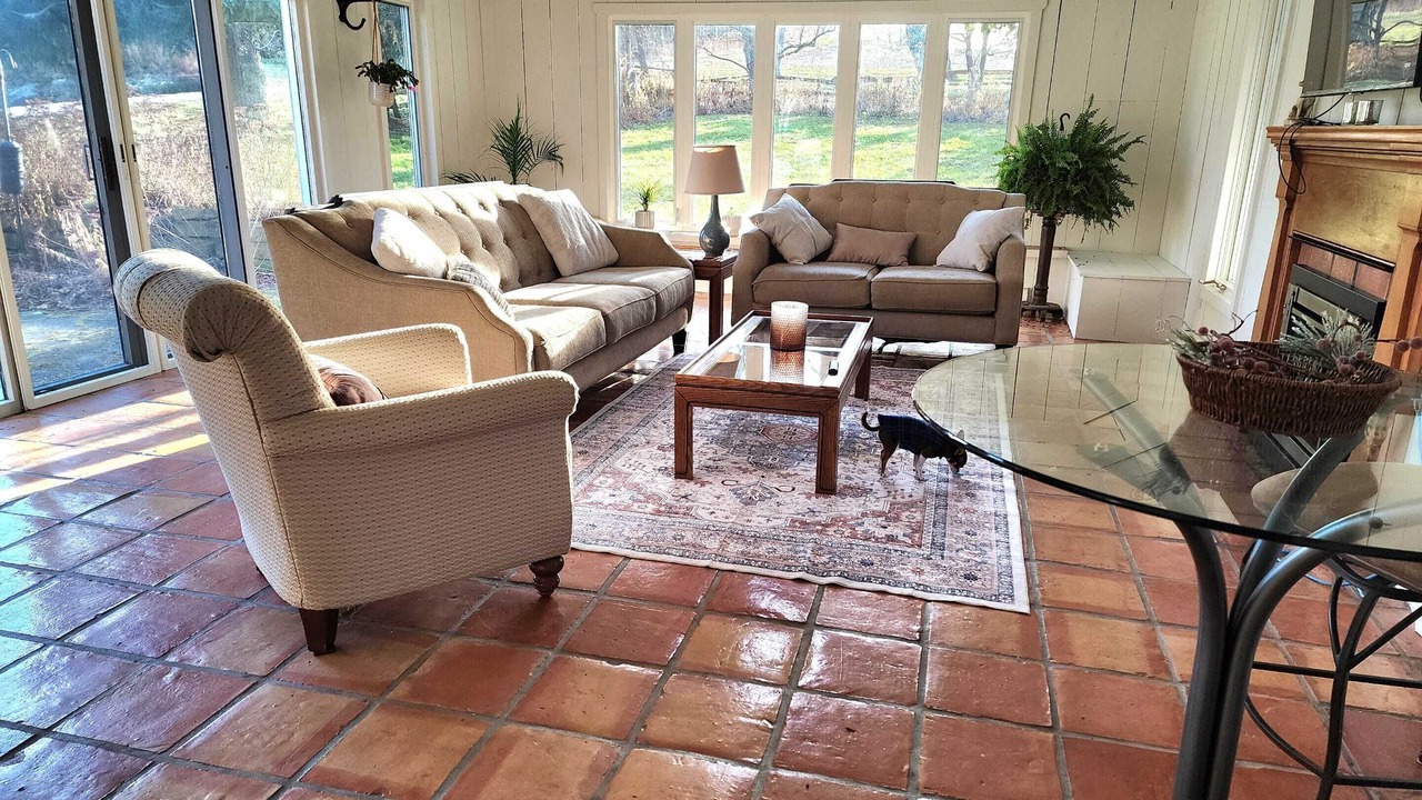 Photo of Livingroom in Erin