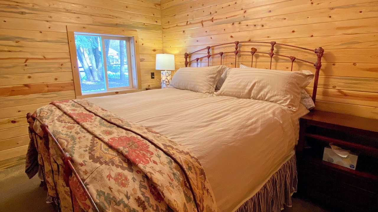 Photo of Bedroom in Gibbonsville