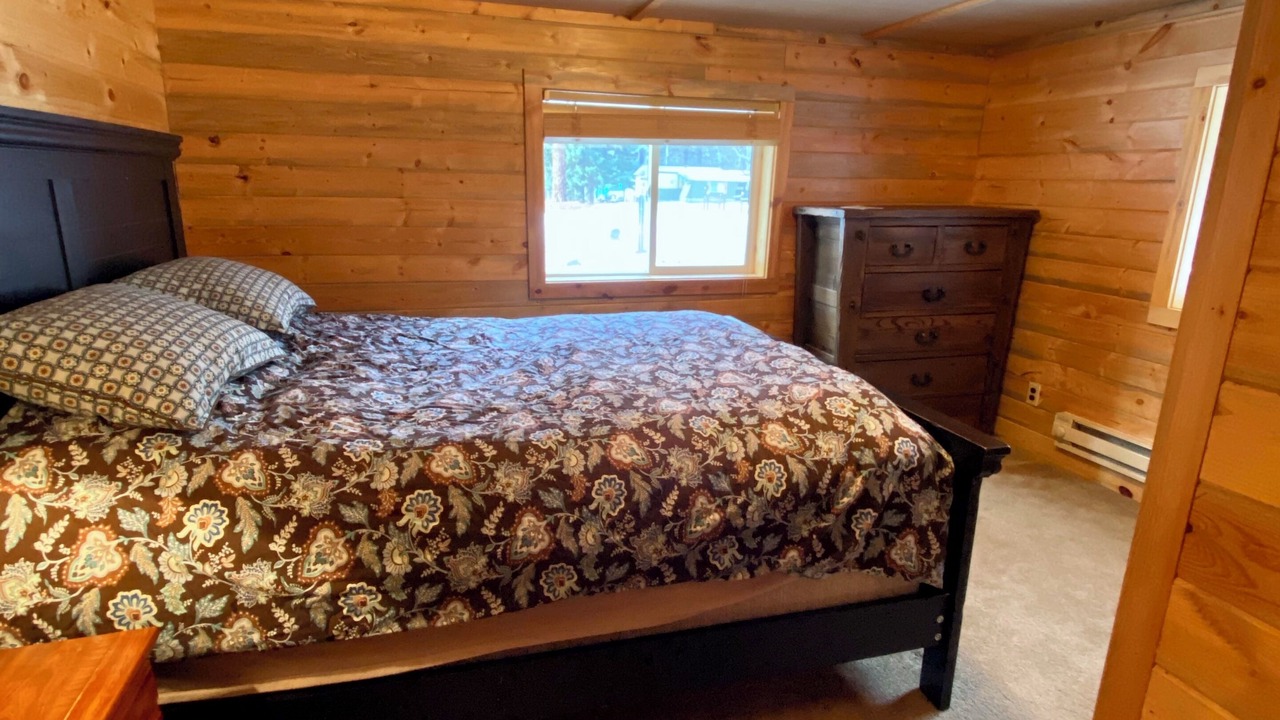 Photo of Bedroom in Gibbonsville