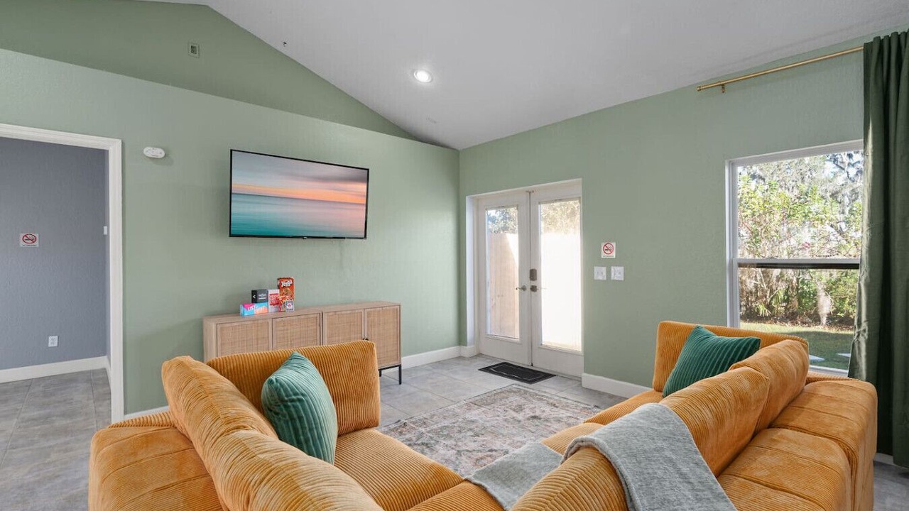 Photo of Livingroom in Auburndale