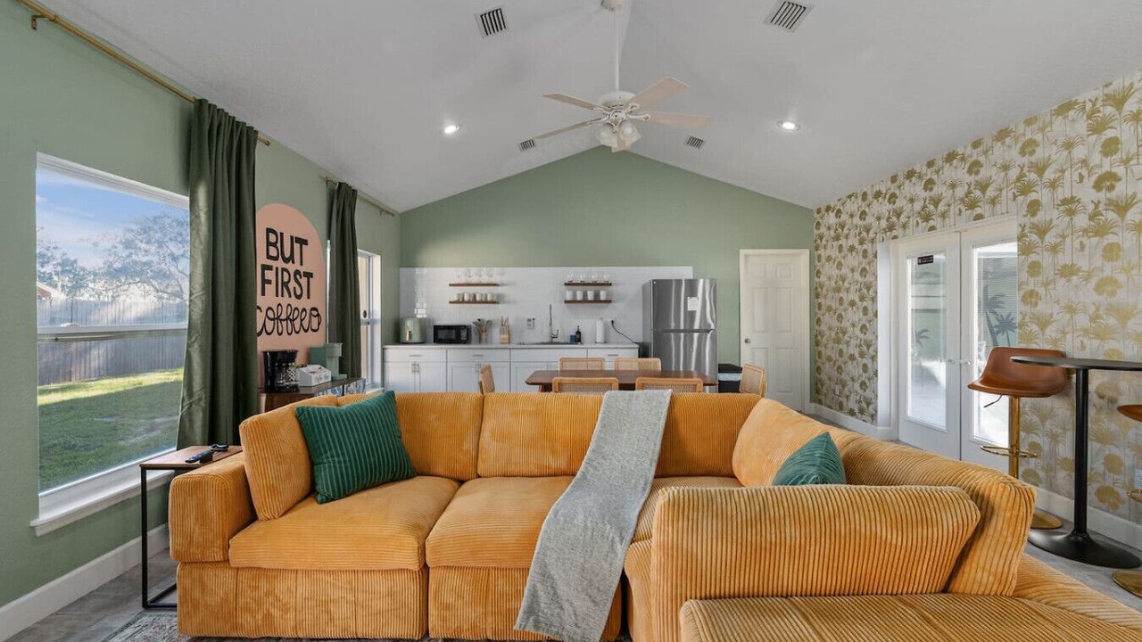 Photo of Livingroom in Auburndale