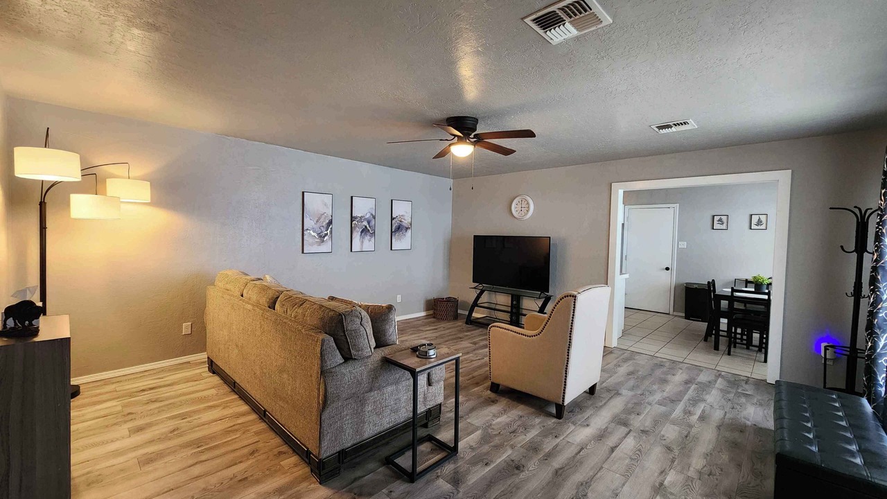 Photo of Livingroom in Lawton