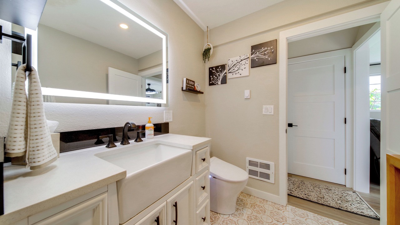 Photo of Bathroom in Silver Lake