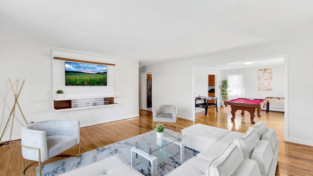 Photo of Livingroom in Southeast Yonkers