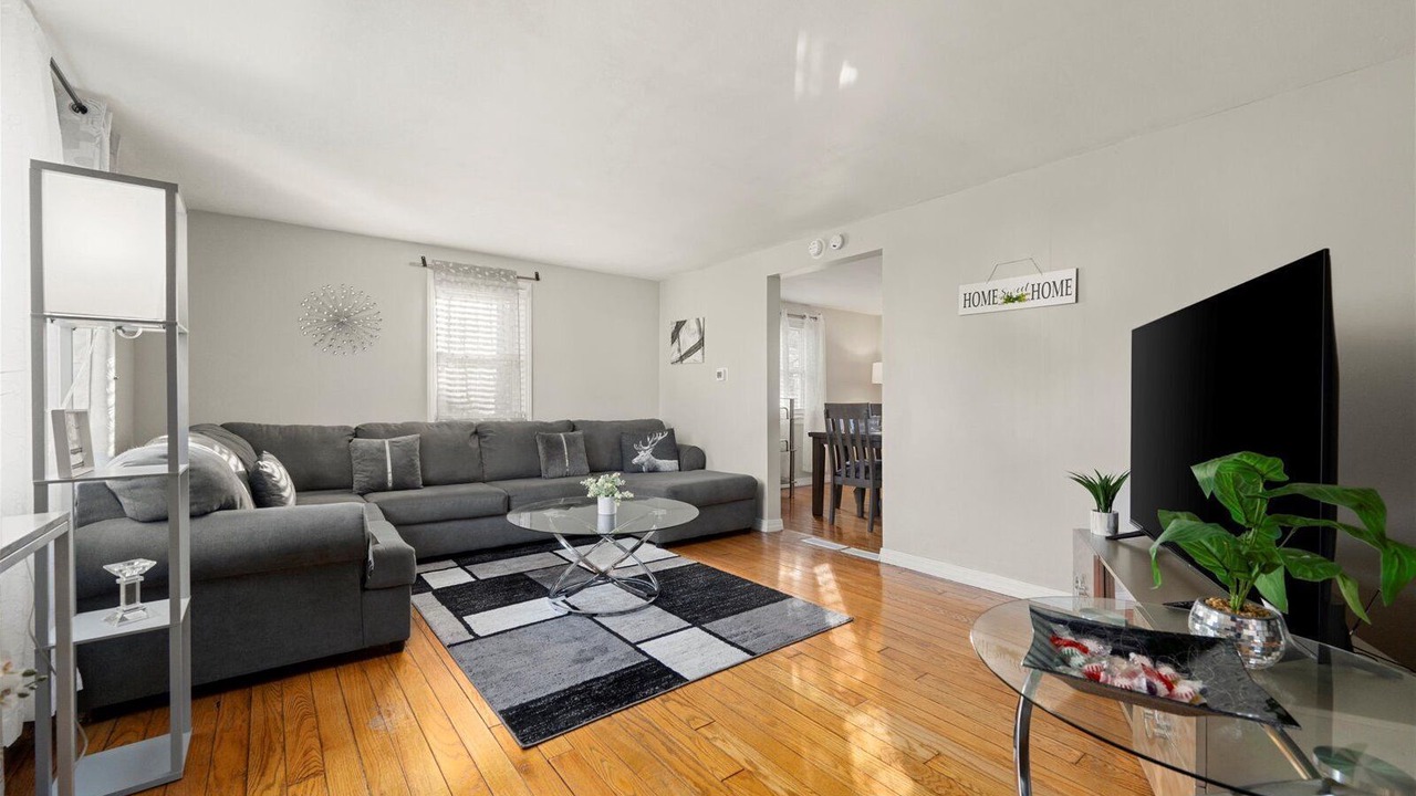 Photo of Livingroom in Eastside