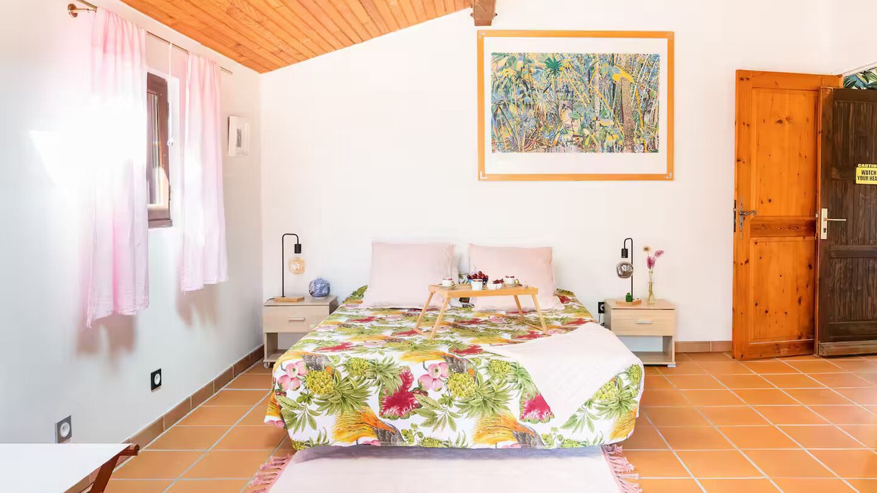 Photo of Bedroom in Saint-Martin-de-Londres