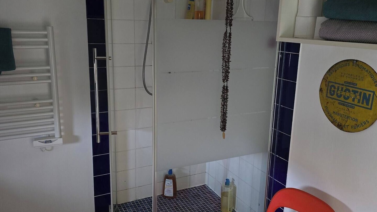 Photo of Bathroom in Saint-Martin-de-Londres