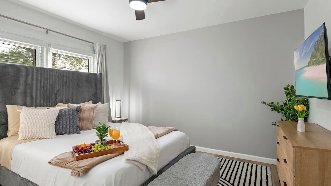Photo of Bedroom in Bay Crest Park