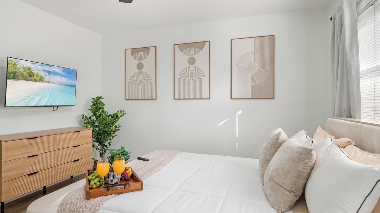 Photo of Bedroom in Bay Crest Park
