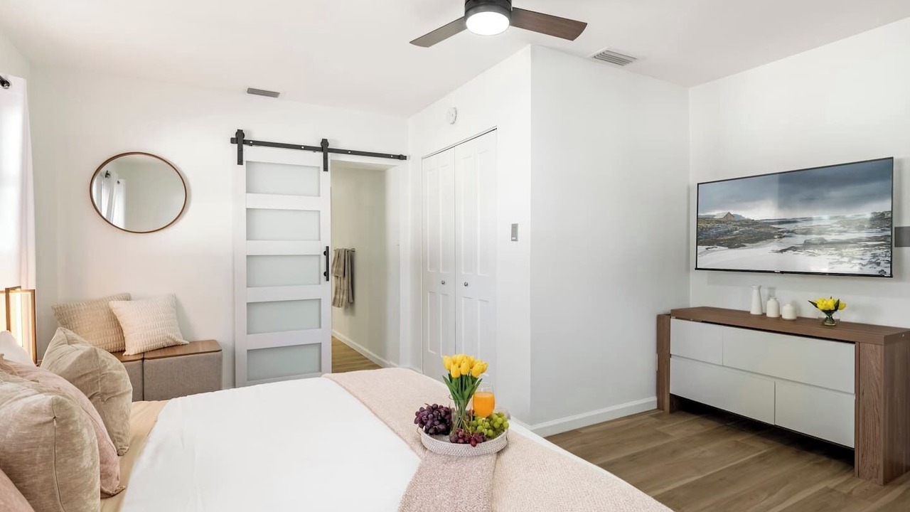 Photo of Bedroom in Bay Crest Park