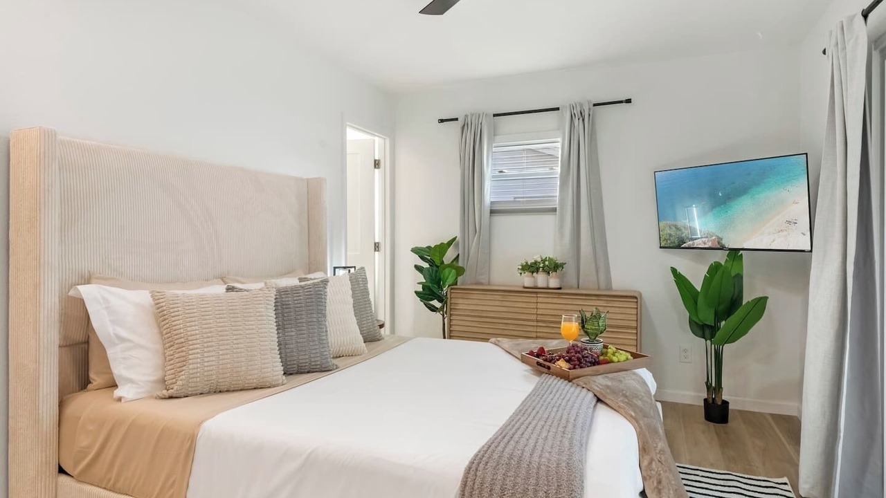 Photo of Bedroom in Bay Crest Park