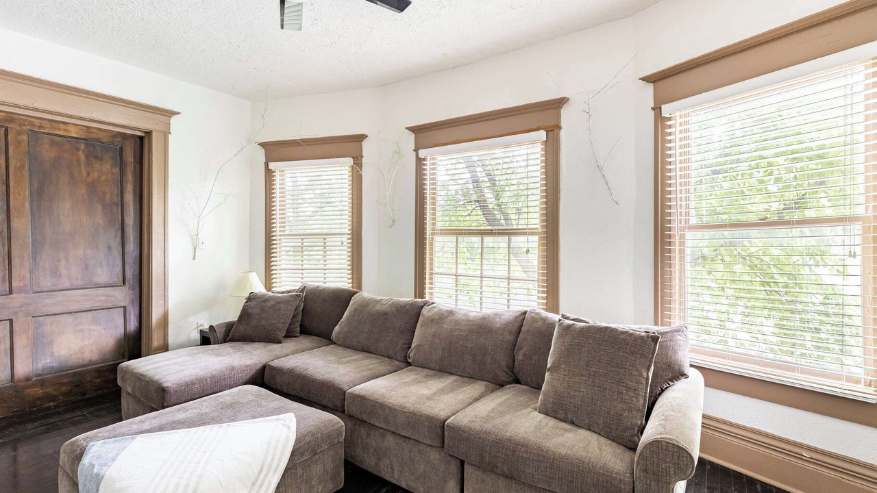 Photo of Livingroom in Old East Dallas