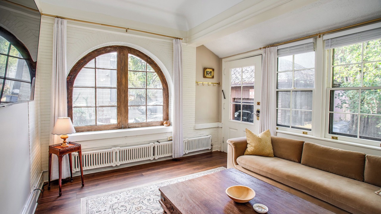 Photo of Livingroom in East Avenue