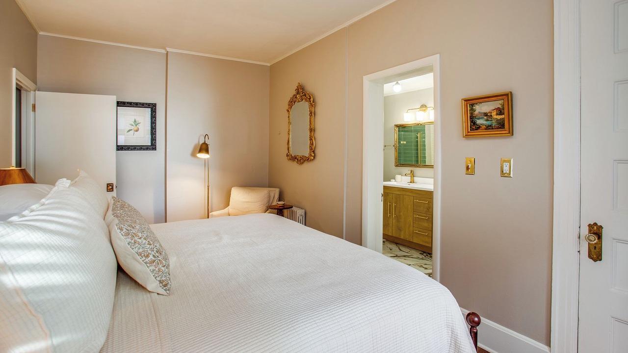 Photo of Bedroom in East Avenue