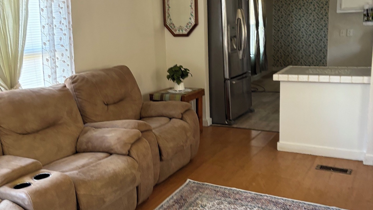 Photo of Livingroom in Emlyn