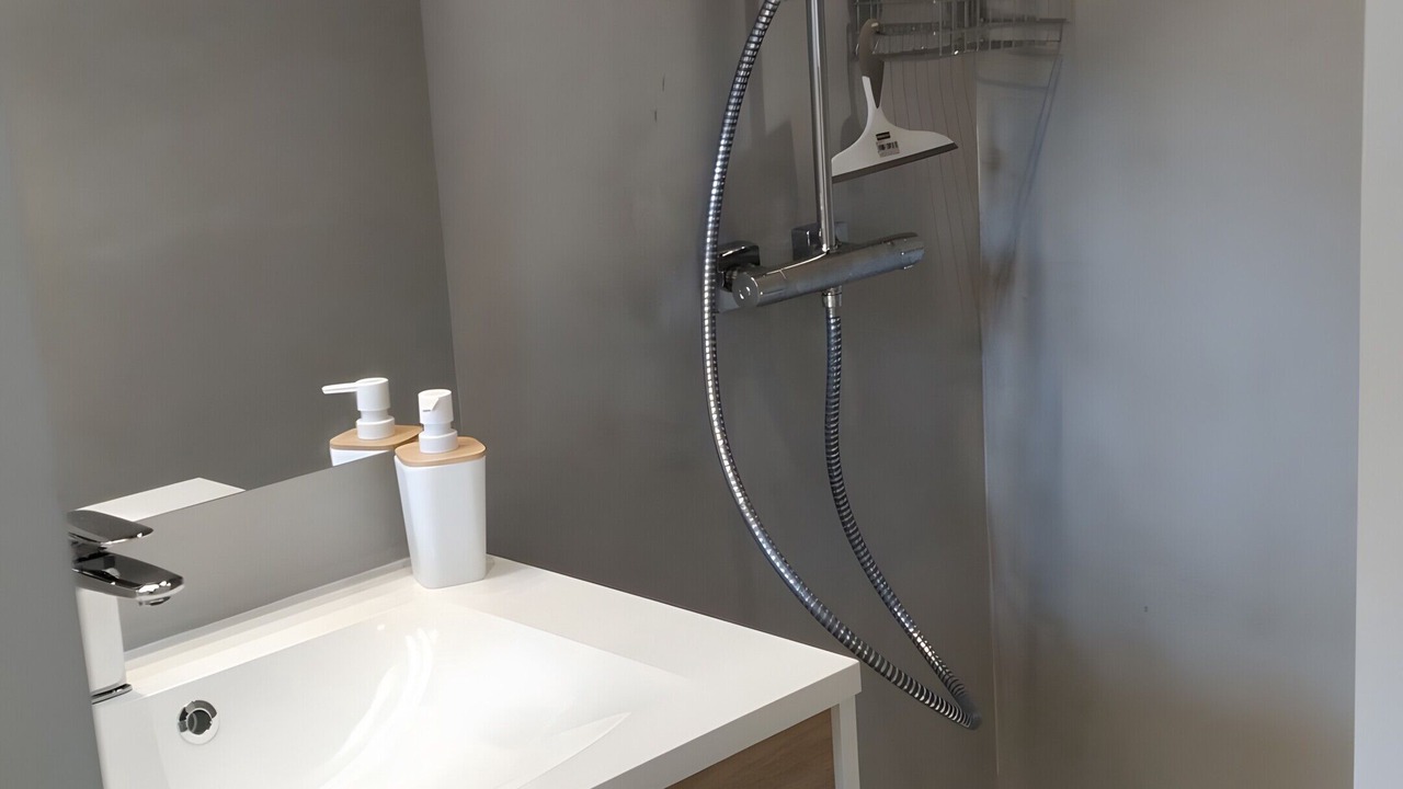 Photo of Bathroom in Entraunes