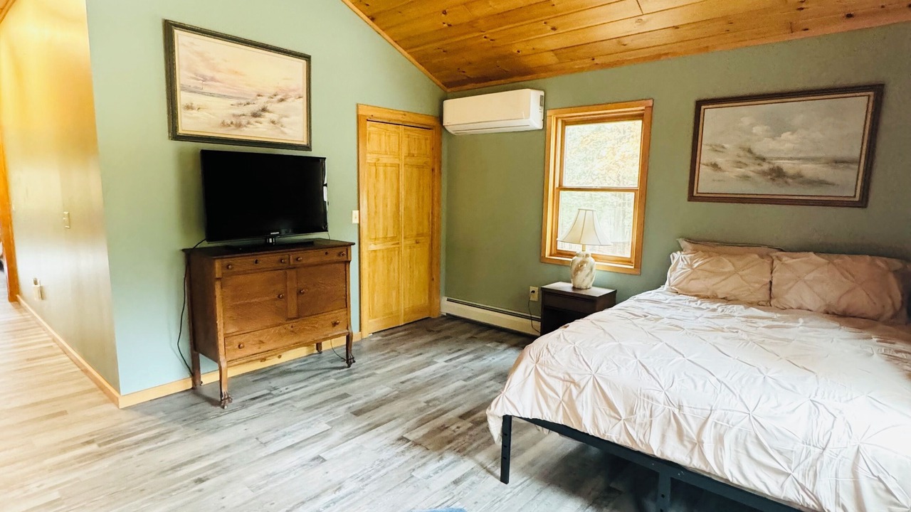 Photo of Bedroom in Warrensburg