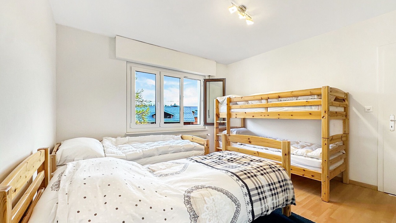 Photo of Bedroom in Lens