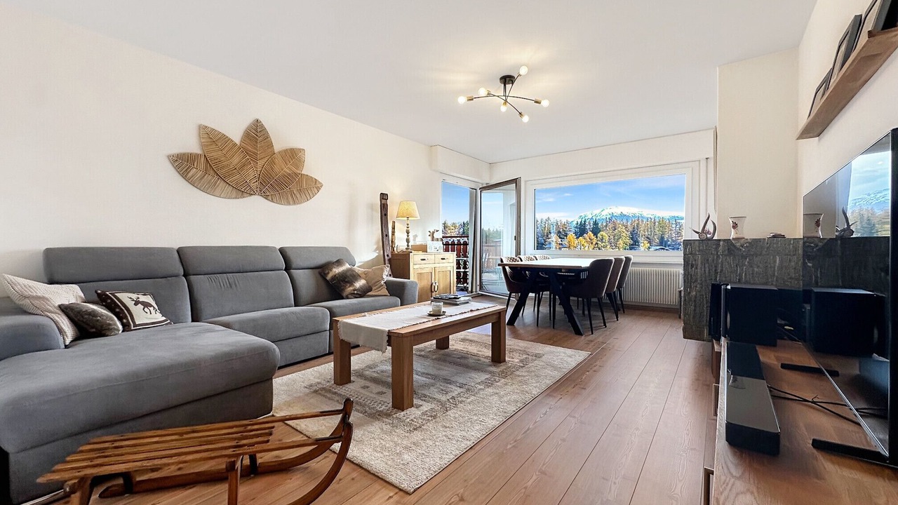 Photo of Livingroom in Lens