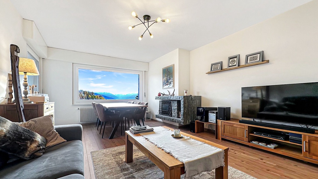 Photo of Livingroom in Lens