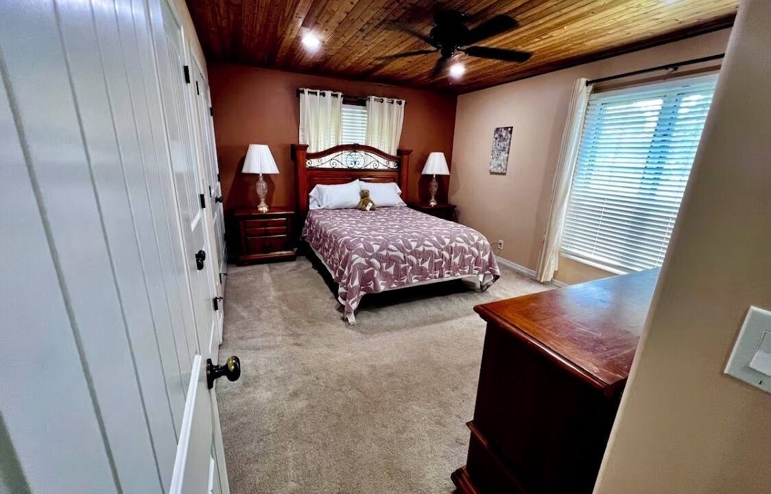 Photo of Bedroom in Jenkins
