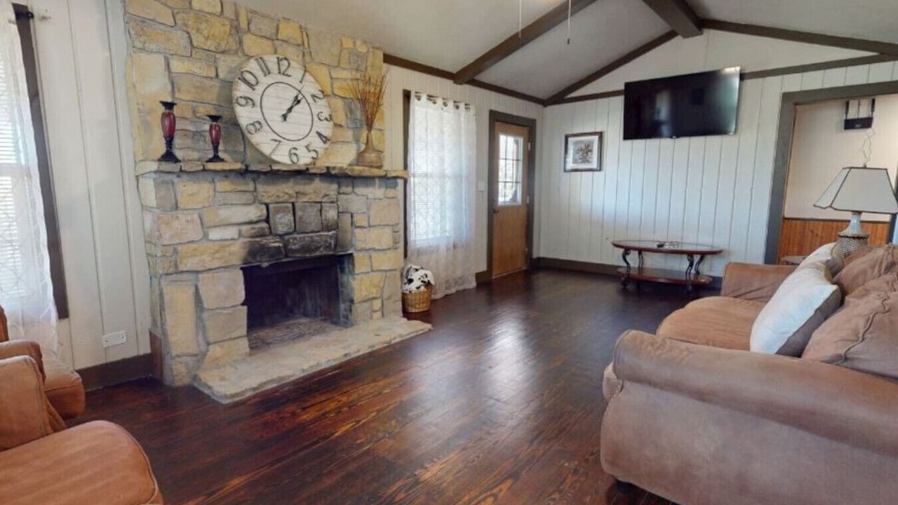 Photo of Livingroom in Davis