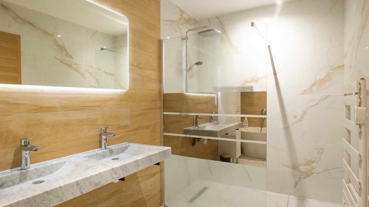 Photo of Bathroom in Corent