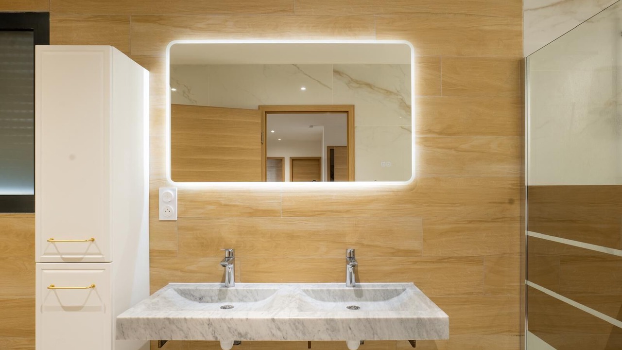 Photo of Bathroom in Corent