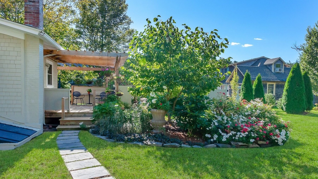 Photo of Patio Balcony in Osterville