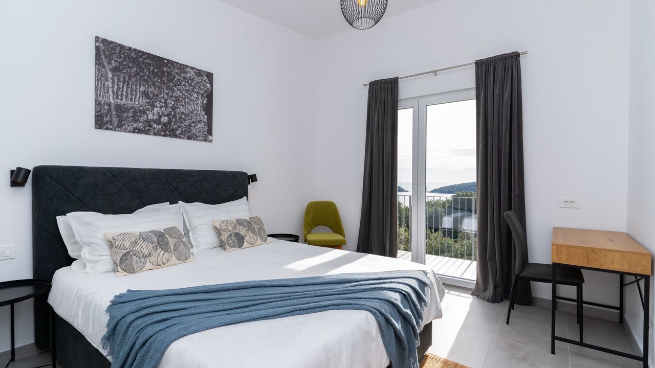 Photo of Bedroom in Molunat