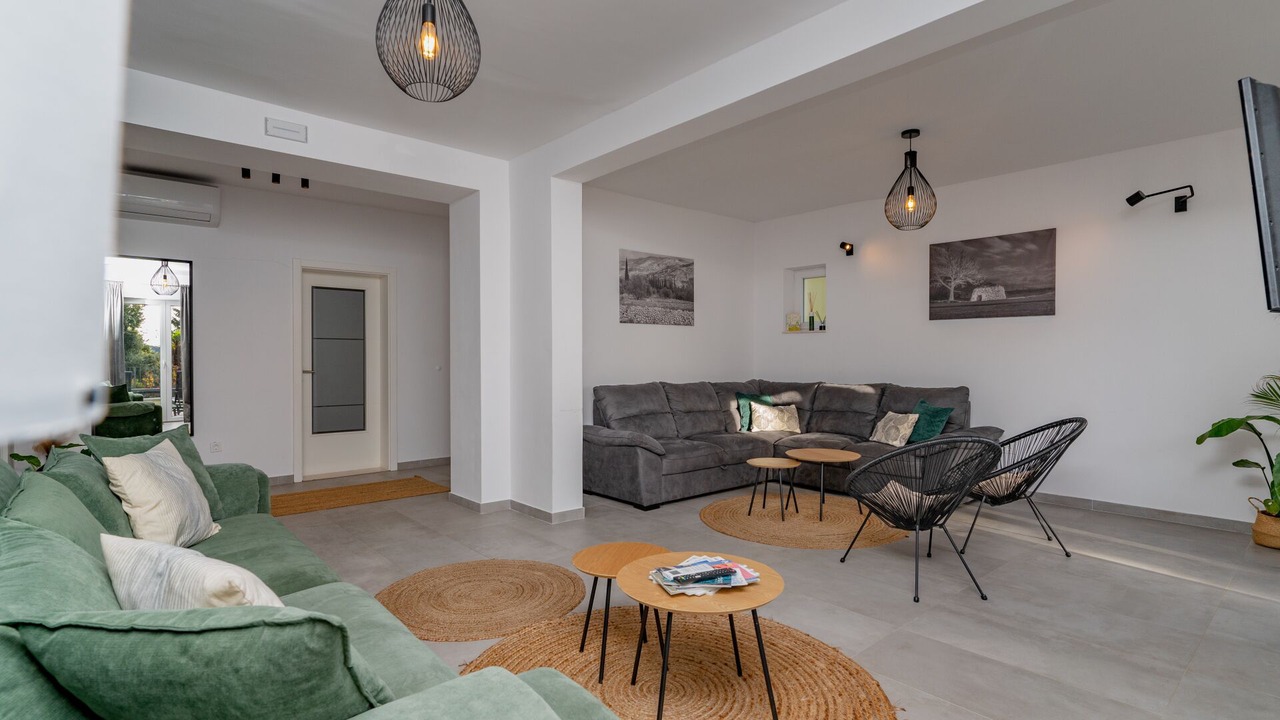 Photo of Livingroom in Molunat