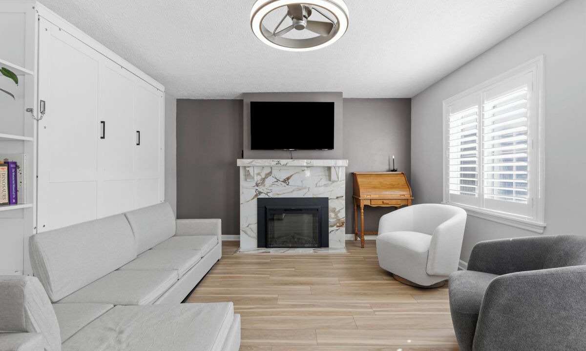 Photo of Livingroom in Monaca